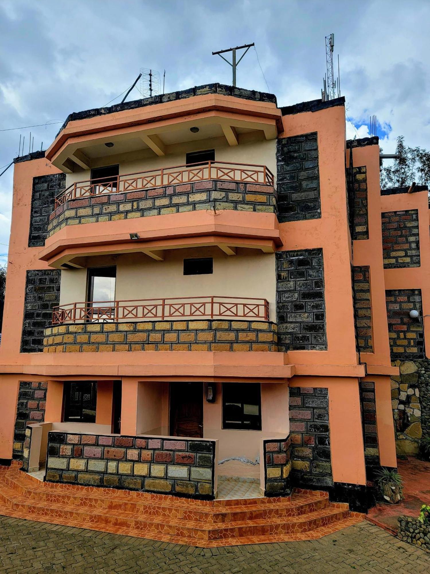 Apex Resort Nakuru Ngoại thất bức ảnh